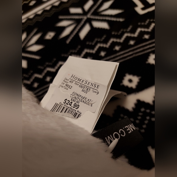 NWT 🏷 Rodeo Home | Merry Christmas Pillow - Picture 5 of 6